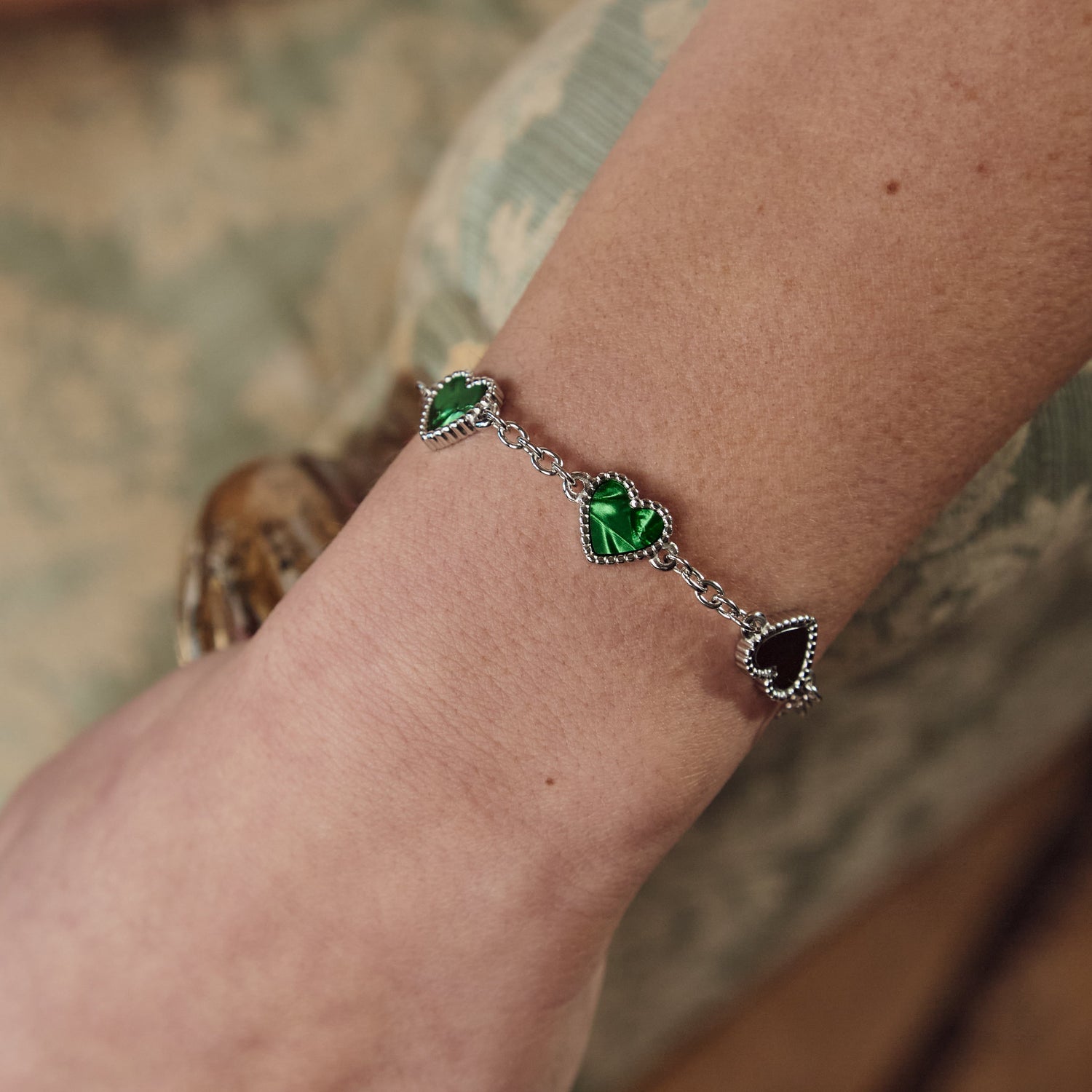 5 Motif Emerald